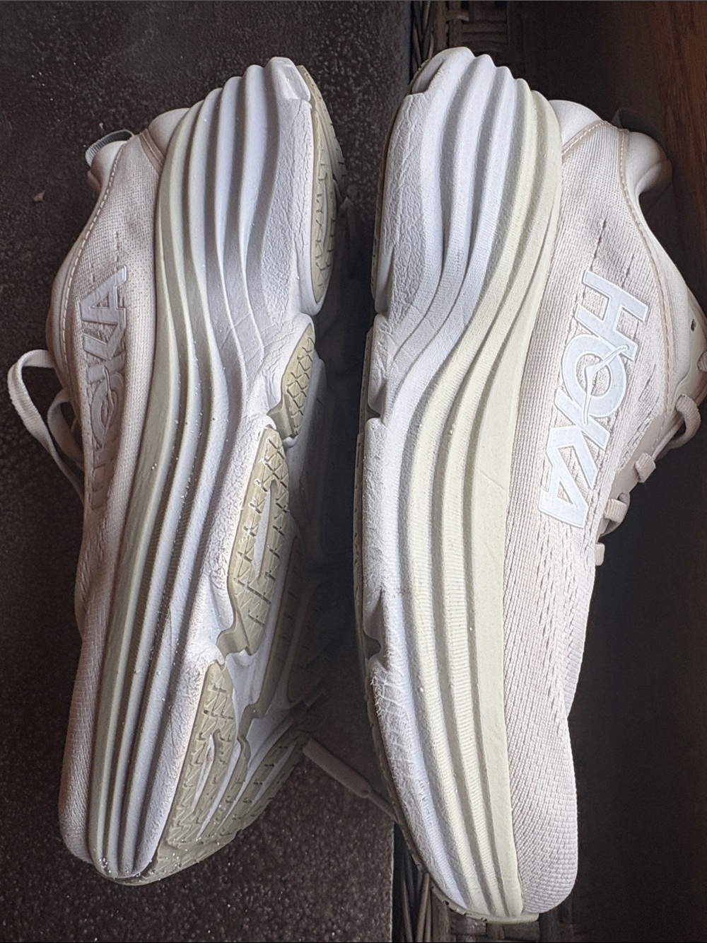 Hoka MEN'S BONDI 8 | OATMILK / BARLEY; Sz: 9 2E; EUC - Picture 3 of 14